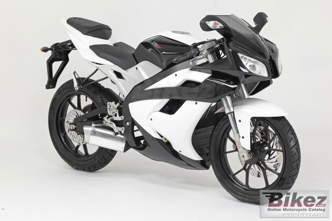 Big Peugeot xr7 picture and wallpaper from Bikez.com